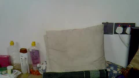 cute_pie20 online show from 1, 11, 2025