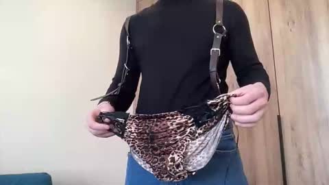 cute_skywalker online show from 13, 3, 2026