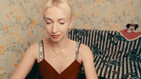 cute_smile_shy online show from 3, 12, 2024