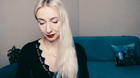 cute_smile_shy online show from 23, 1, 2025