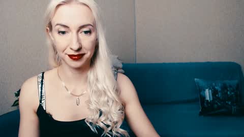 cute_smile_shy online show from 7, 2, 2025