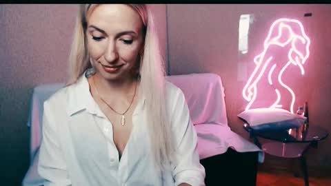 cute_smile_shy online show from 8, 9, 2025