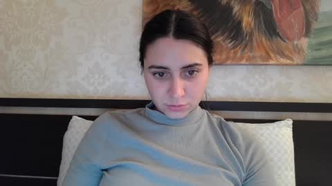 cute_strawberry_ online show from 8, 12, 2024