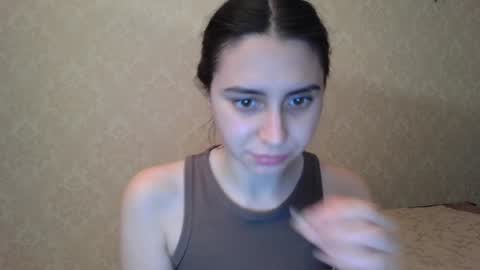 cute_strawberry_ online show from 21, 12, 2024