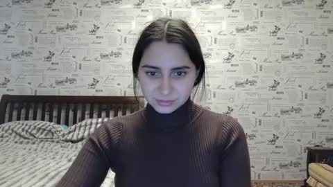 cute_strawberry_ online show from 25, 12, 2024