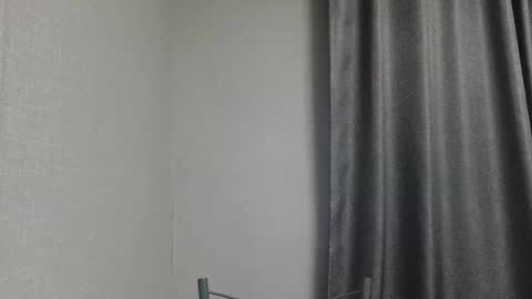 cute_strawberry_ online show from 25, 12, 2024