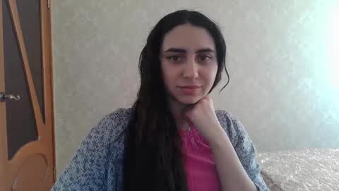 cute_strawberry_ online show from 14, 2, 2025