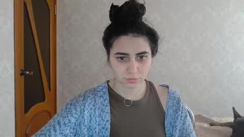 cute_strawberry_ online show from 15, 2, 2025