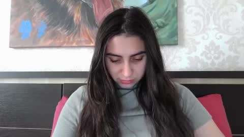 cute_strawberry_ online show from 2, 3, 2025
