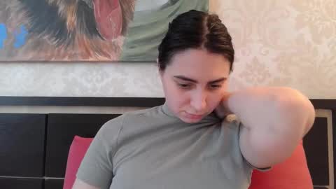 cute_strawberry_ online show from 3, 3, 2025