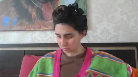 cute_strawberry_ online show from 8, 3, 2025