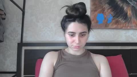 cute_strawberry_ online show from 8, 3, 2025