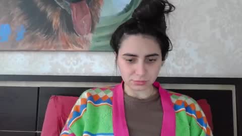 cute_strawberry_ online show from 10, 3, 2025