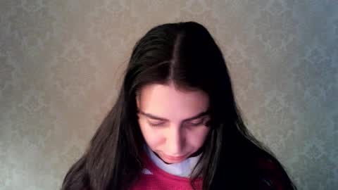 Snapshot of cute_strawberry_ chatting on 12, 10, 2025 cute_strawberry_ online show from 12, 10, 2025