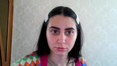 Snapshot of cute_strawberry_ chatting on 17, 10, 2025 cute_strawberry_ online show from 17, 10, 2025