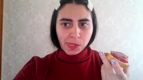 Snapshot of cute_strawberry_ chatting on 20, 10, 2025 cute_strawberry_ online show from 20, 10, 2025