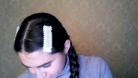 Snapshot of cute_strawberry_ chatting on 21, 10, 2025 cute_strawberry_ online show from 21, 10, 2025