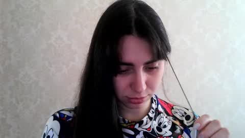 Snapshot of cute_strawberry_ chatting on 28, 10, 2025 cute_strawberry_ online show from 28, 10, 2025