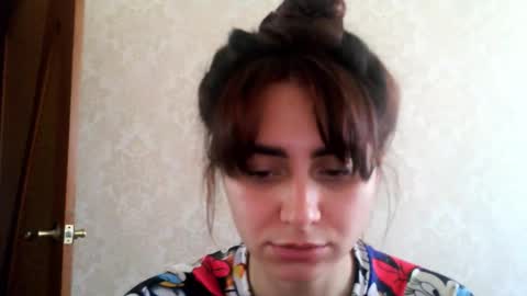 Snapshot of cute_strawberry_ chatting on 30, 10, 2025 cute_strawberry_ online show from 30, 10, 2025