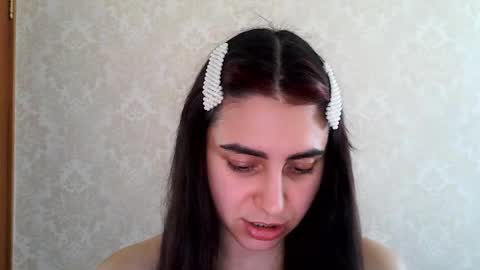Snapshot of cute_strawberry_ chatting on 31, 10, 2025 cute_strawberry_ online show from 31, 10, 2025