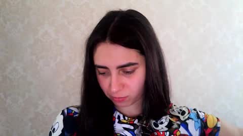 Snapshot of cute_strawberry_ chatting on 8, 11, 2025 cute_strawberry_ online show from 8, 11, 2025