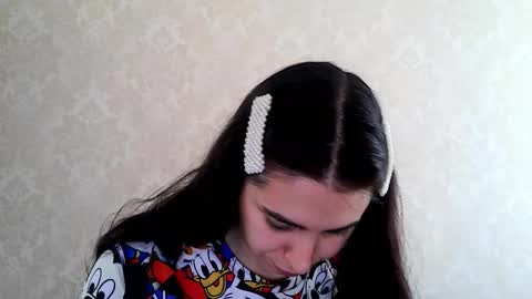 Snapshot of cute_strawberry_ chatting on 10, 11, 2025 cute_strawberry_ online show from 10, 11, 2025