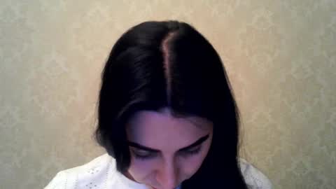 Snapshot of cute_strawberry_ chatting on 21, 11, 2025 cute_strawberry_ online show from 21, 11, 2025