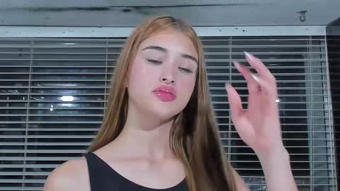 WANNA SEE MORE OF TWINS              online show from 18, 2, 2025