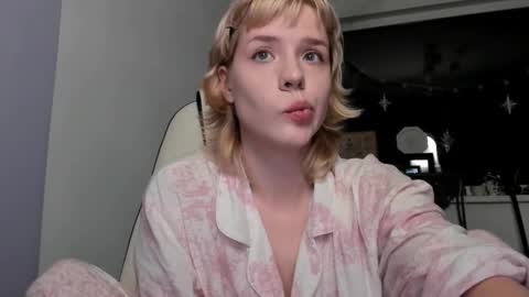 Amy online show from 4, 10, 2025