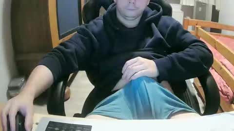 Snapshot of cuteboy090 chatting on 1, 10, 2025 Cuteboy090 online show from 1, 10, 2025