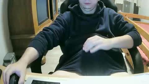 Snapshot of cuteboy090 chatting on 3, 10, 2025 Cuteboy090 online show from 3, 10, 2025