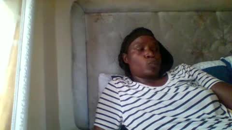 Snapshot of cutebrownie1998 chatting on 21, 3, 2026 VALLARY online show from 21, 3, 2026