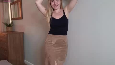 Snapshot of cutee_witch chatting on 22, 11, 2025 cutee_witch online show from 22, 11, 2025