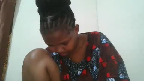 Snapshot of cuteebony2 chatting on 27, 10, 2025 Sheila online show from 27, 10, 2025