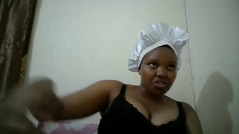 Snapshot of cuteebony2 chatting on 4, 12, 2025 Sheila online show from 4, 12, 2025