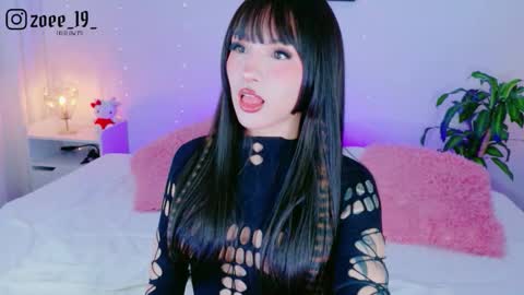 Zoe  online show from 25, 3, 2026