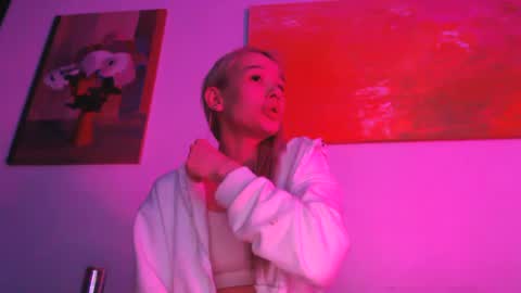 cuteshawty420 online show from 15, 2, 2025