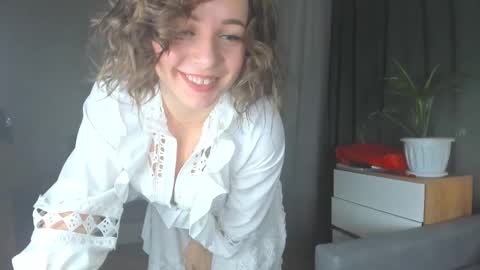 Snapshot of cutesmile_sharon chatting on 19, 12, 2024 cutesmile sharon online show from 19, 12, 2024