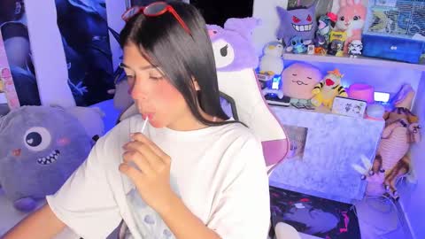  - independent model online show from 8, 3, 2025