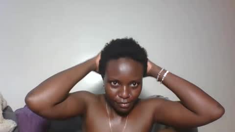 cutey_lunar online show from 12, 10, 2025