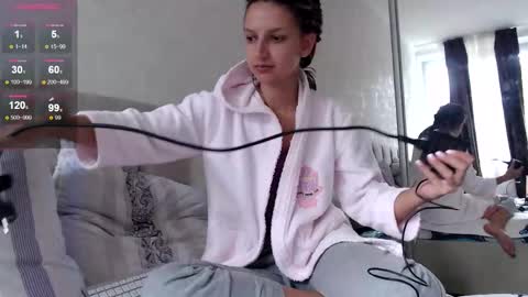 Alisa online show from 17, 9, 2025