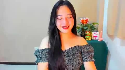 Snapshot of cutie_asianwoman chatting on 4, 10, 2025 cutie_asianwoman online show from 4, 10, 2025