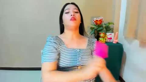Snapshot of cutie_asianwoman chatting on 8, 10, 2025 cutie_asianwoman online show from 8, 10, 2025