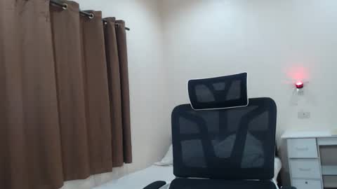 Snapshot of cutie_cumshow chatting on 2, 11, 2025 Neil Taylor online show from 2, 11, 2025