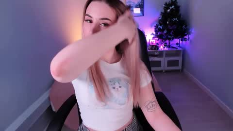  Your Louise  follow me  online show from 18, 12, 2024