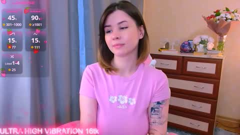 Snapshot of cutie_mili chatting on 9, 10, 2025 mili online show from 9, 10, 2025