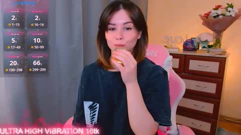 Snapshot of cutie_mili chatting on 11, 10, 2025 mili online show from 11, 10, 2025