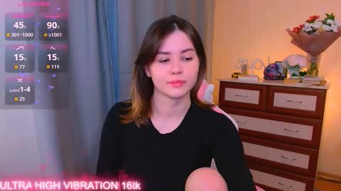 Snapshot of cutie_mili chatting on 13, 10, 2025 mili online show from 13, 10, 2025