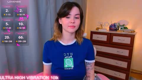 Snapshot of cutie_mili chatting on 17, 10, 2025 mili online show from 17, 10, 2025