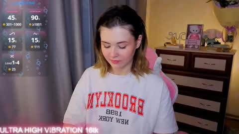 Snapshot of cutie_mili chatting on 25, 10, 2025 mili online show from 25, 10, 2025